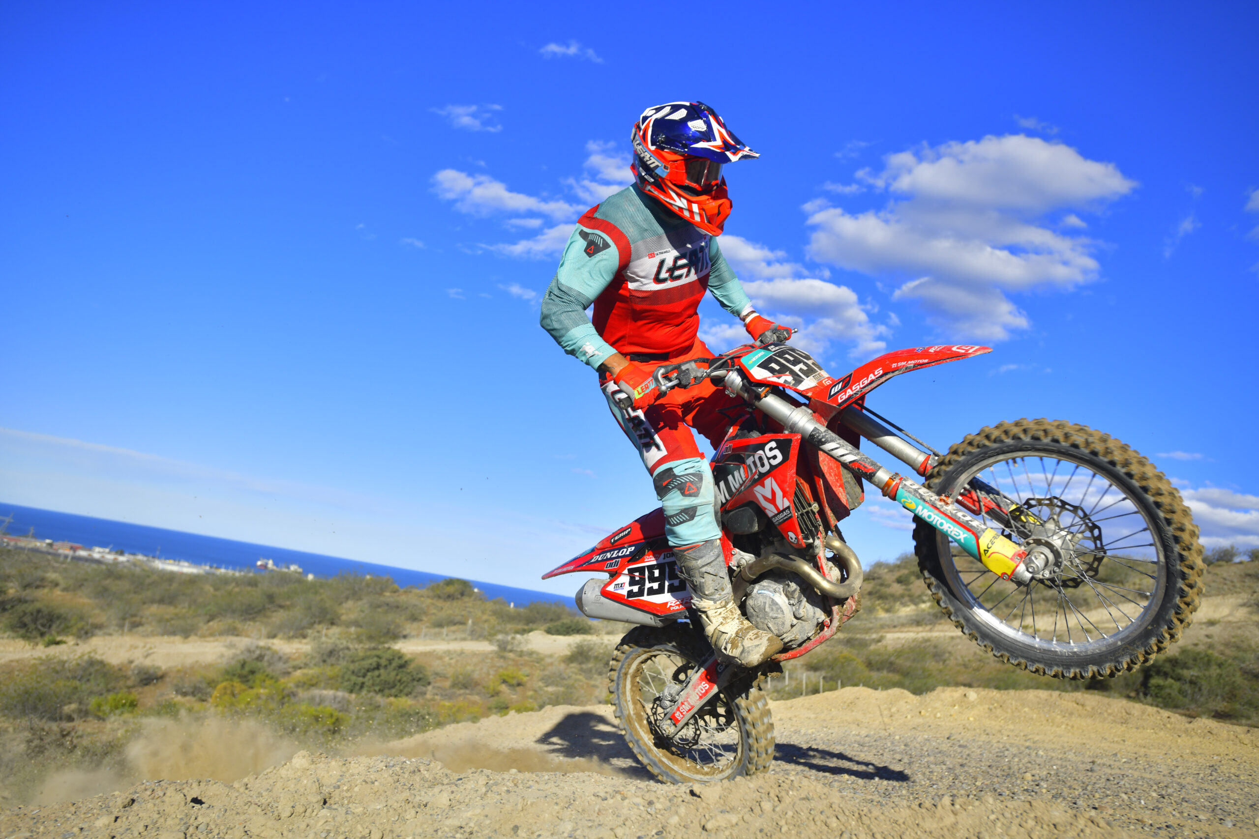 Motocross en acción — Patagonia